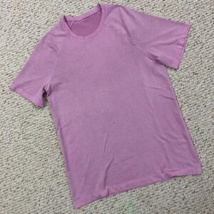 Men's Lululemon Purple Metal Vent Tech Slim Fit Short Sleeve Shirt Size Medium